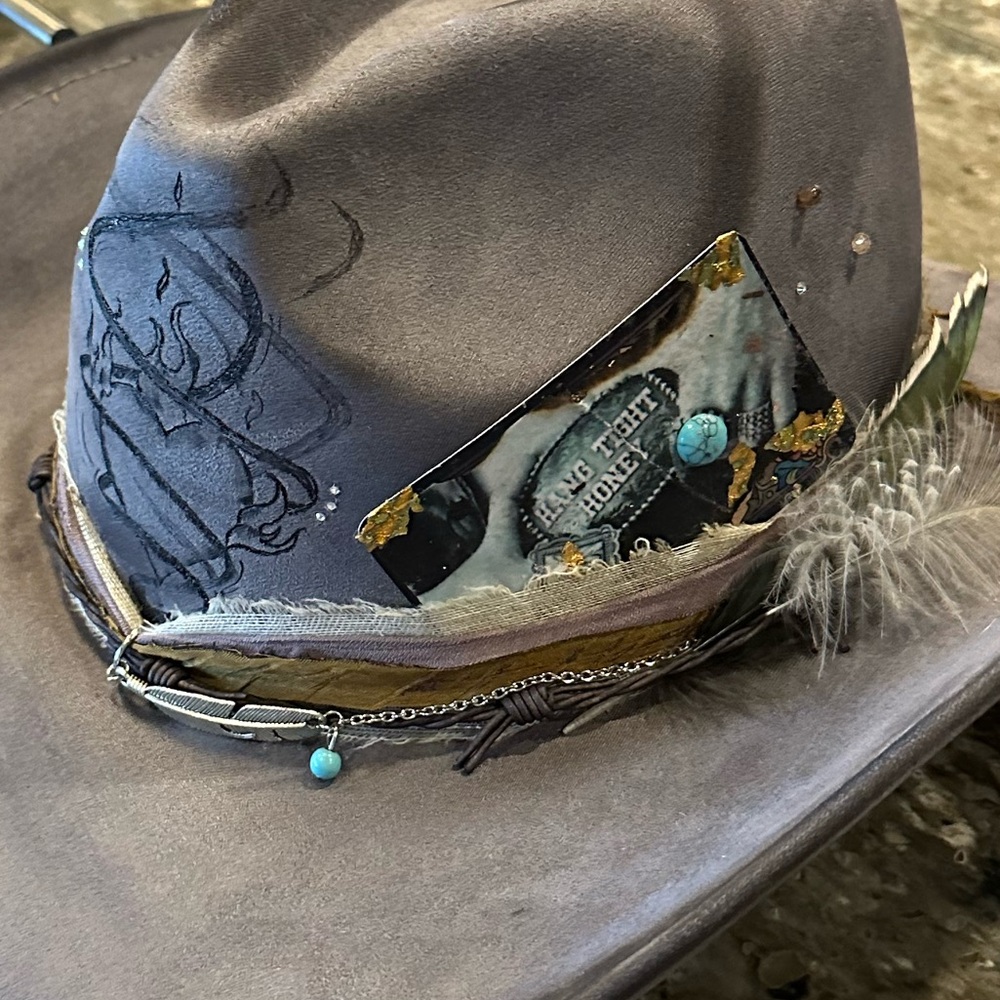 Lainey Wilson Inspired Western Festival Hat - Picture 11 of 12